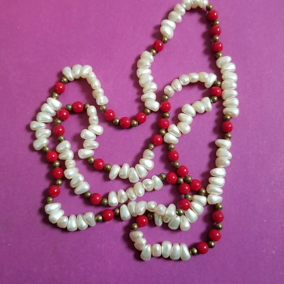Vintage necklace red, gold, white faux pearl bead beaded pearlcore retro - Picture 8 of 8